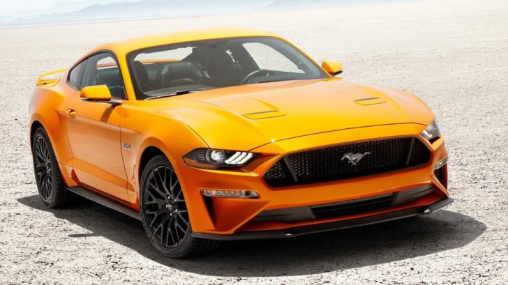 titulka-ford-mustang-po-faceliftu-je-drazsi-ovsem-stale-levny-kolik-stoji-728x409.jpg