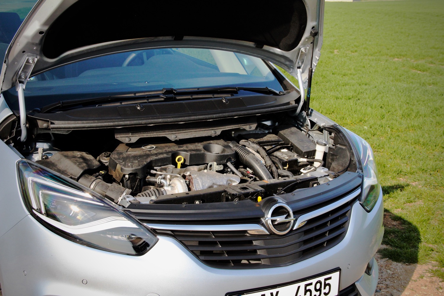 opel-zafira-plus-cdti-diesel-mpv-van-autoweb-test-panorama-5.jpg