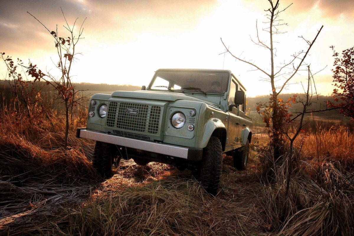 land-rover_100699767_h-1200x1200.jpg