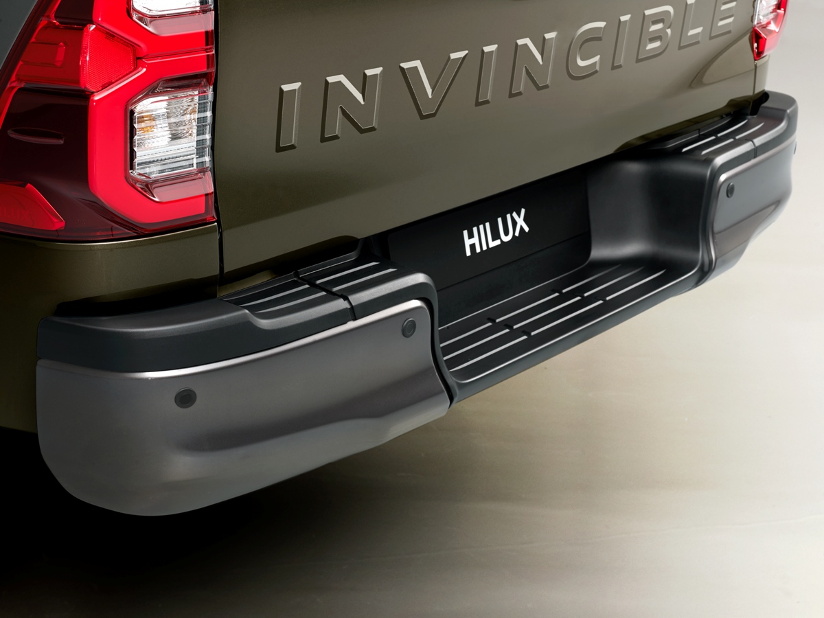 hilux_detail_rear_11.jpg