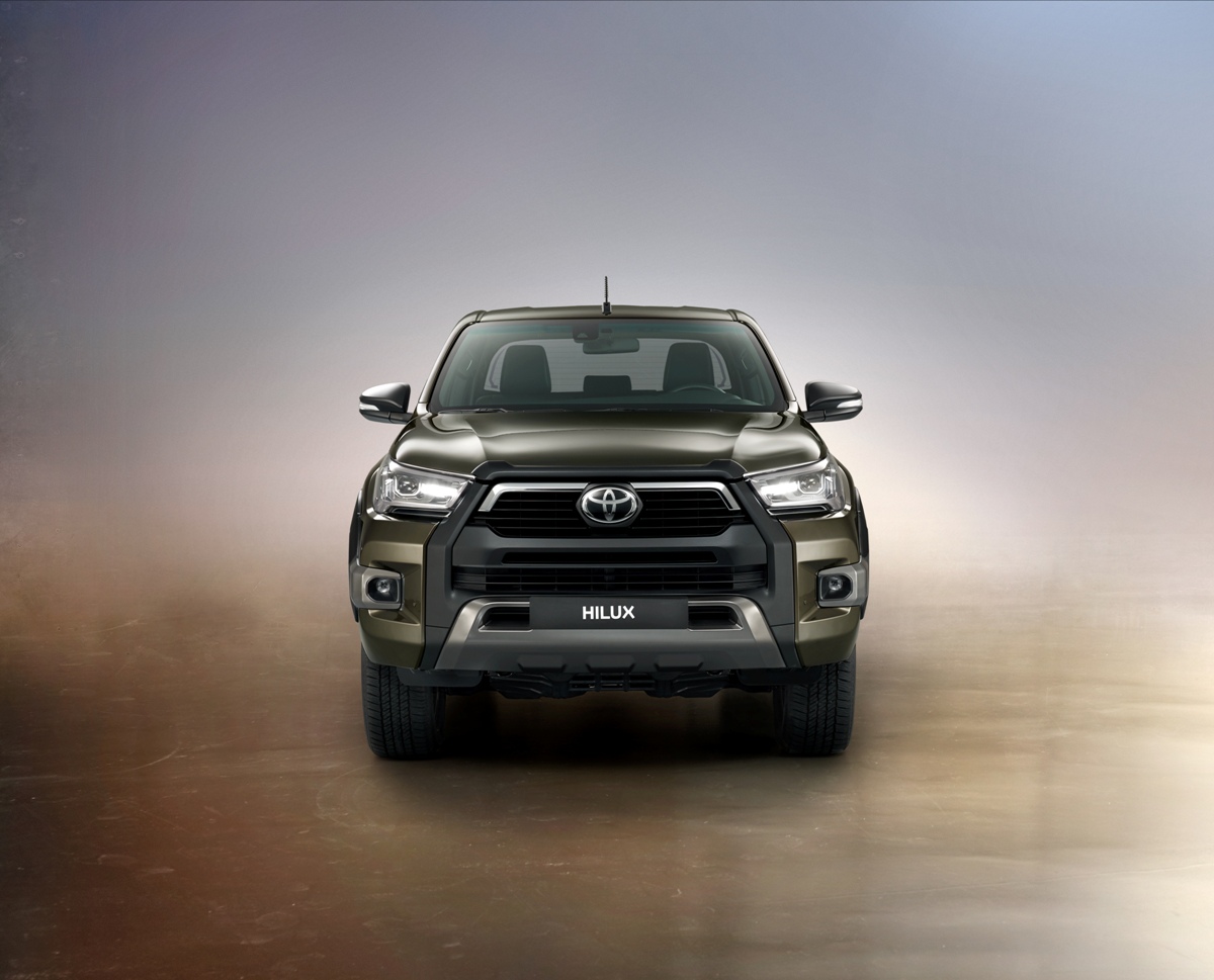 hilux_el_front_31.jpg