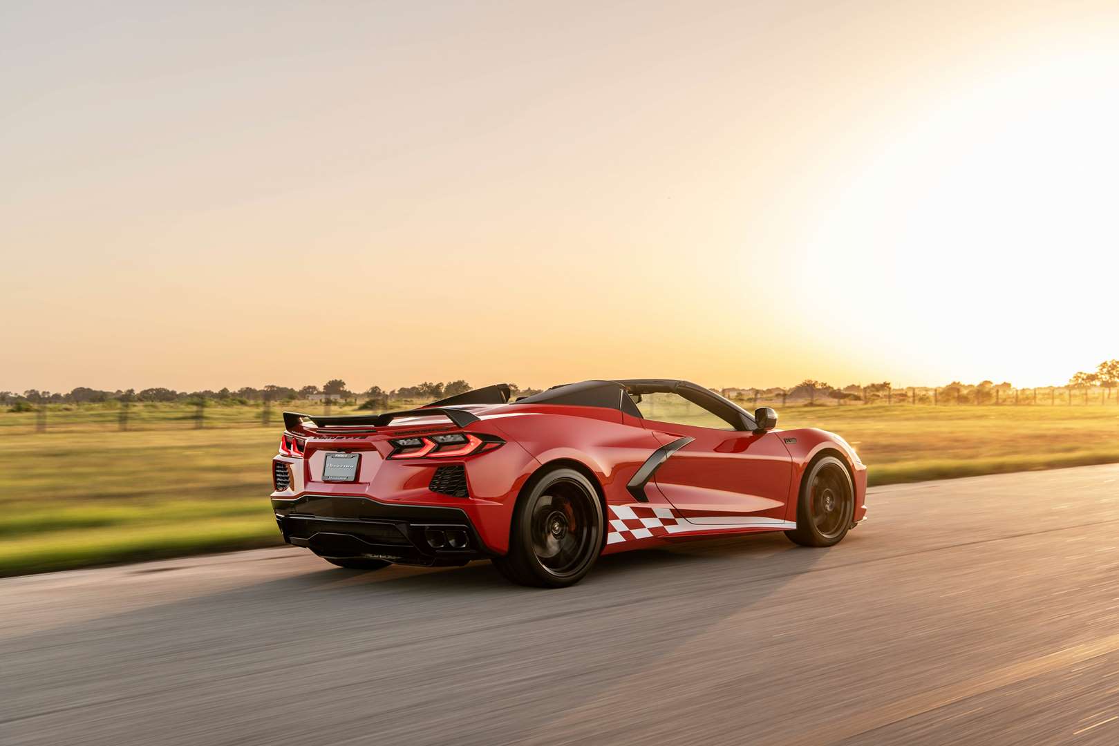 hennessey-supercharged-h700-c8-corvette-convertible-high-2.jpg