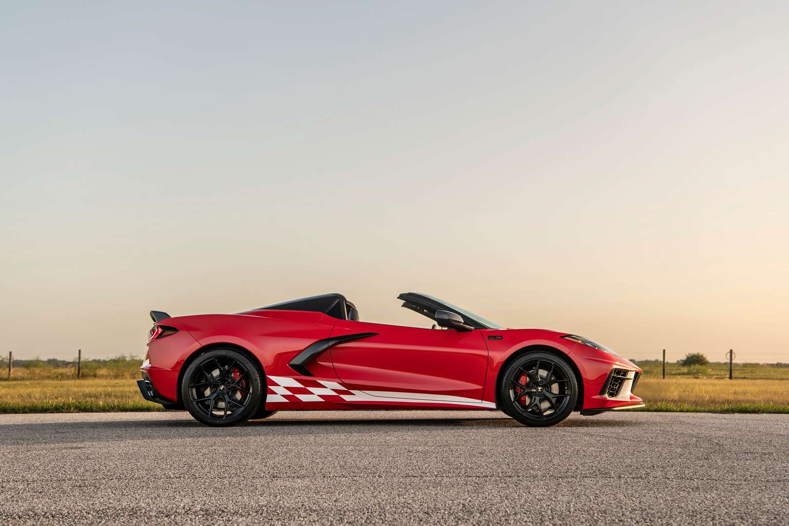 hennessey-supercharged-h700-c8-corvette-convertible-high-4.jpg