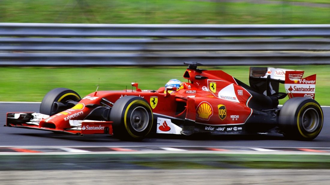 autoweb.cz-za╠uvody-formule-1-sleduje-cely╠u-sve╠it-proslavil-je-nejen-michael-schumacher_ferrari-1100x618.jpg