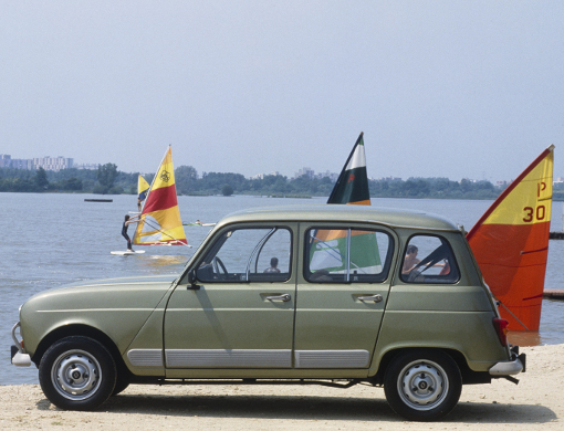 groupe-renault-renault-4-gris-cote-plage.jpg