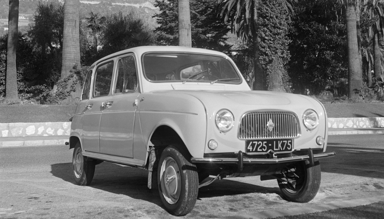 groupe-renault-renault-4-noir-blanc-avant-.jpg