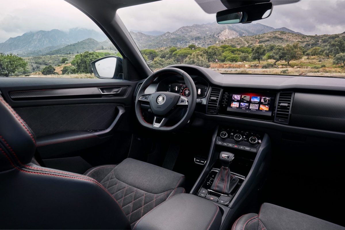 SKODA-Kodiaq-interior-2560×1707