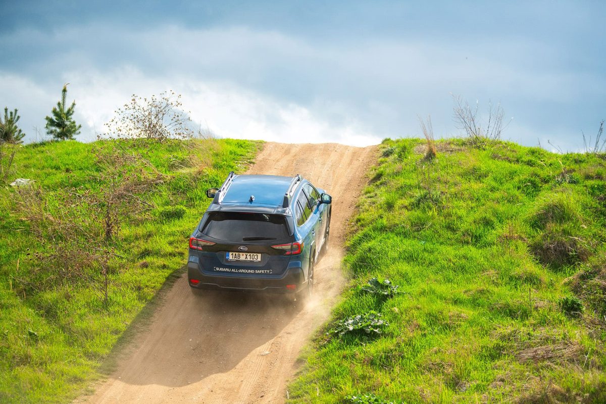 Subaru Outback Geyser Teren 2