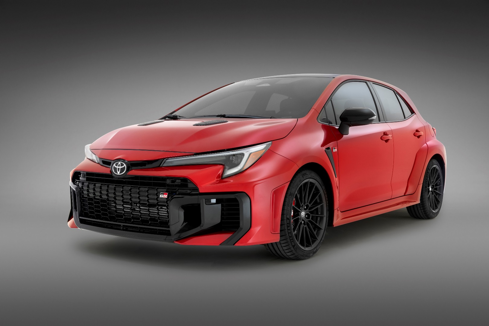 2025_toyota_gr_corolla_supersonicred_001.jpg