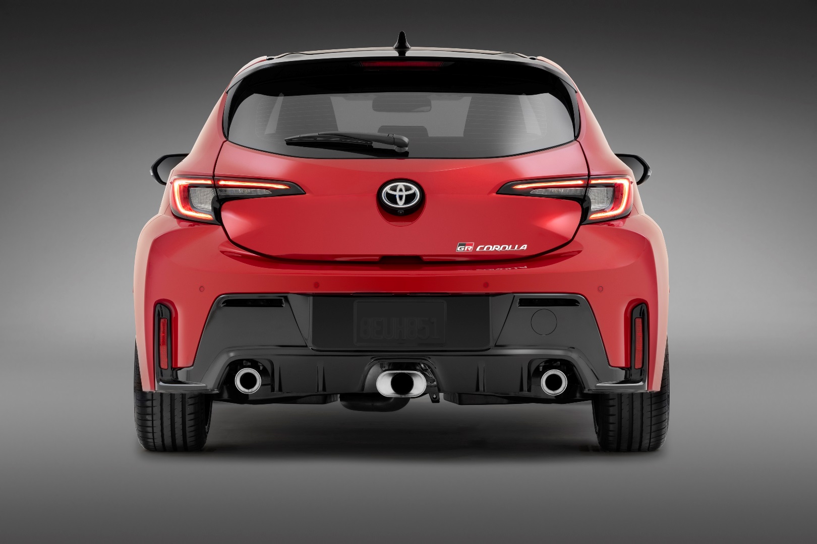 2025_toyota_gr_corolla_supersonicred_003.jpg