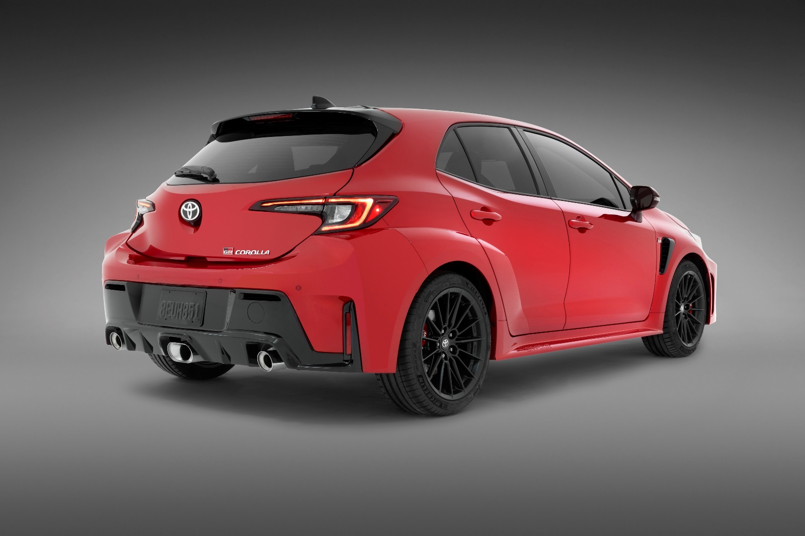 2025_toyota_gr_corolla_supersonicred_004.jpg