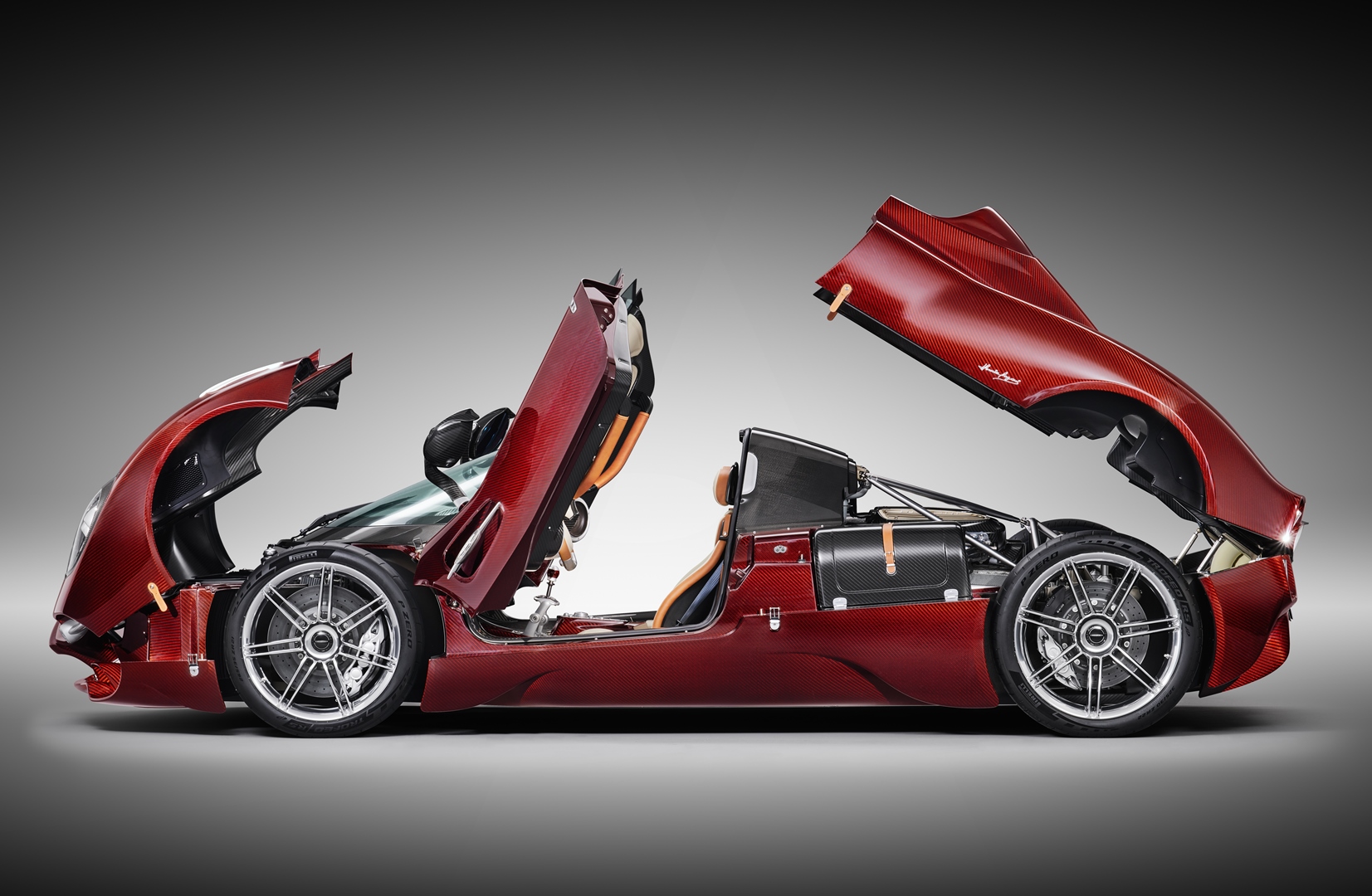 pagani-utopia-roadster-010503-laterale-aperta-totale.jpg