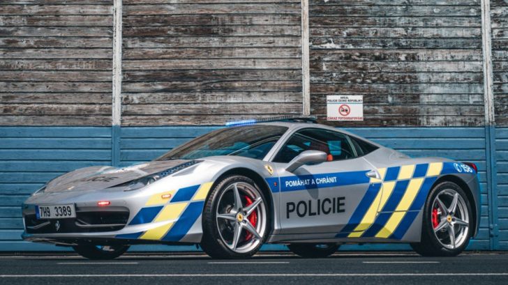 policie-cr-ferrari-728x409.jpg