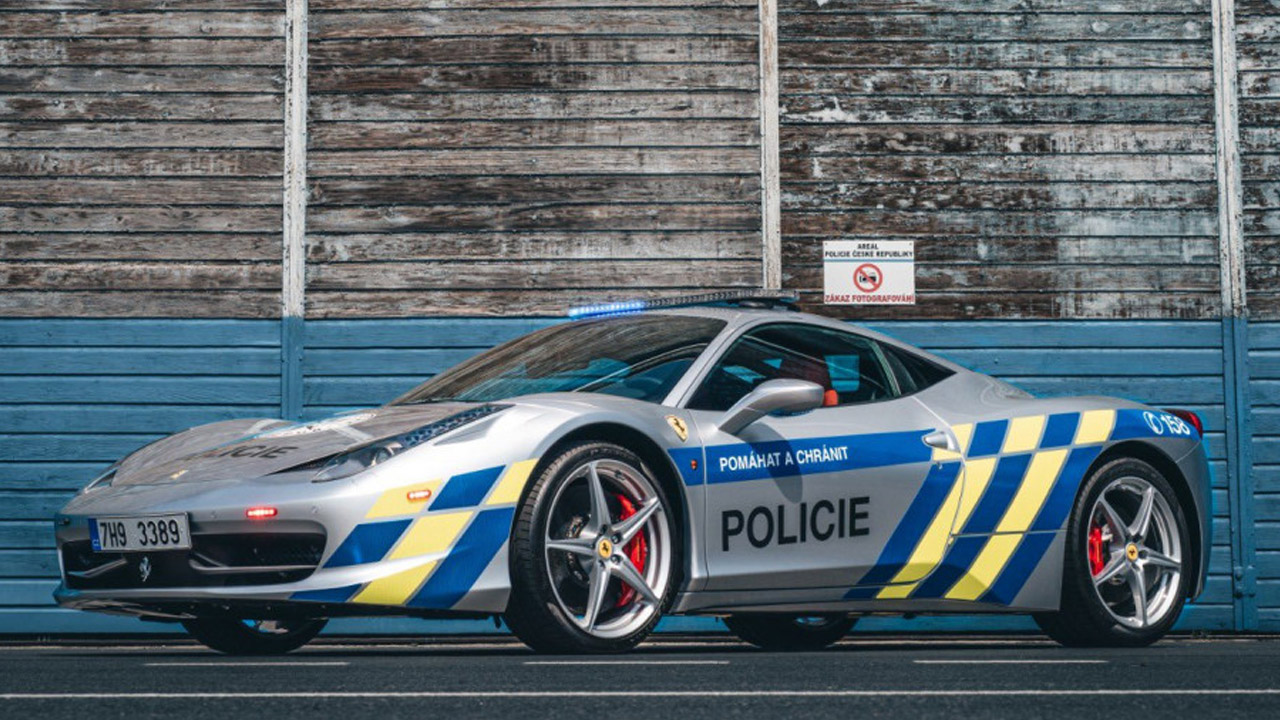 Policejní Ferrari 458 Italia